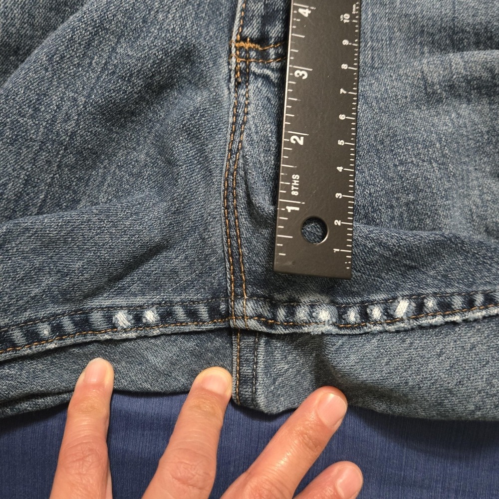 Wrangler Jeans Mens 46x32 Blue Relaxed Straight Denim Stretch Medium Wash Casual - Picture 4 of 8